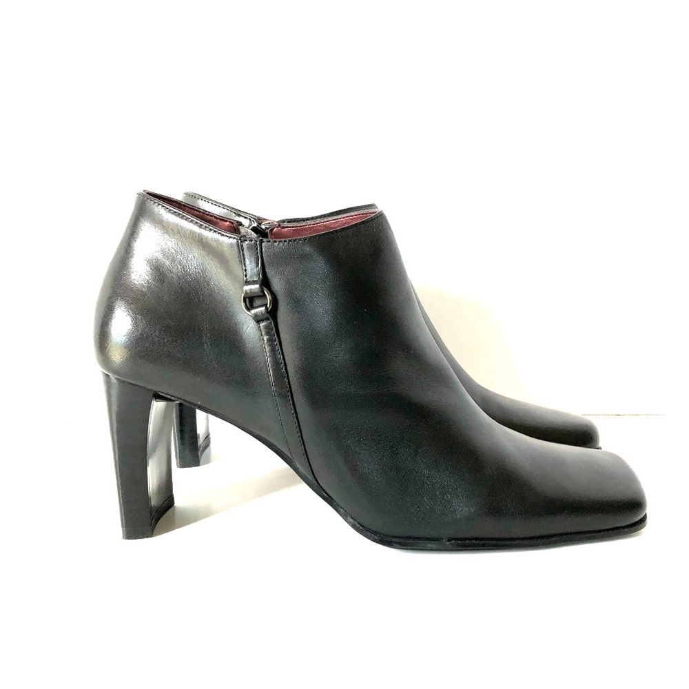 🧳Bandolino Black Urbane Square Toe Ankle Bootie